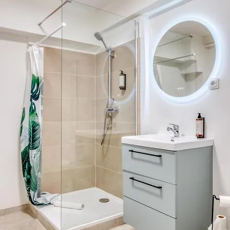 Lili Renove Pour 2 Personnes Proche Du Vieux Marche